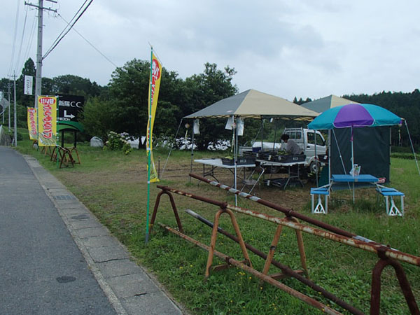 丸篤農園 とうもろこし直売所テント